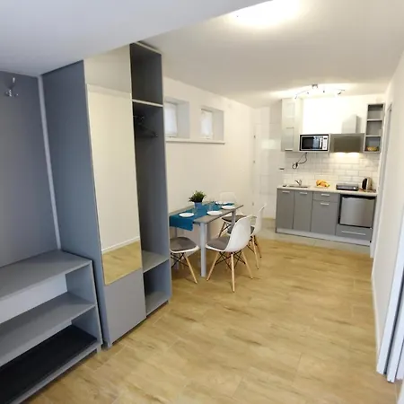 Marinas Oda ve Kahvaltı 3*