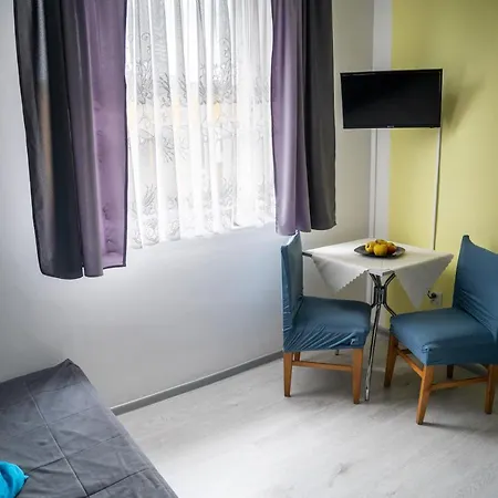 Marinas Oda ve Kahvaltı