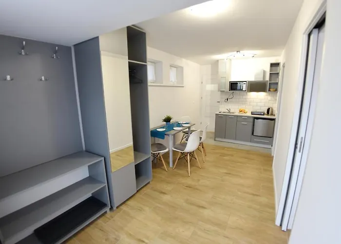 Marinas Bed and Breakfast 3*