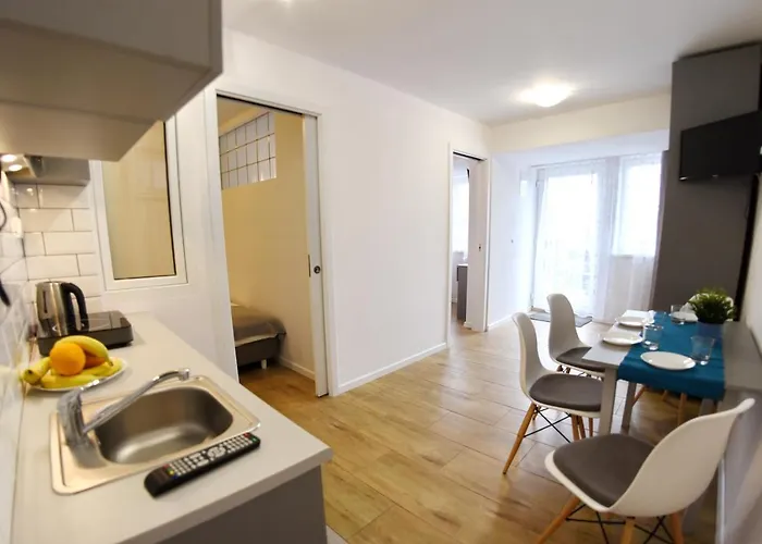 Marinas Bed and Breakfast 3*