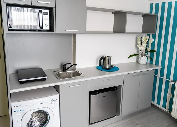 Marinas Bed and Breakfast 3*